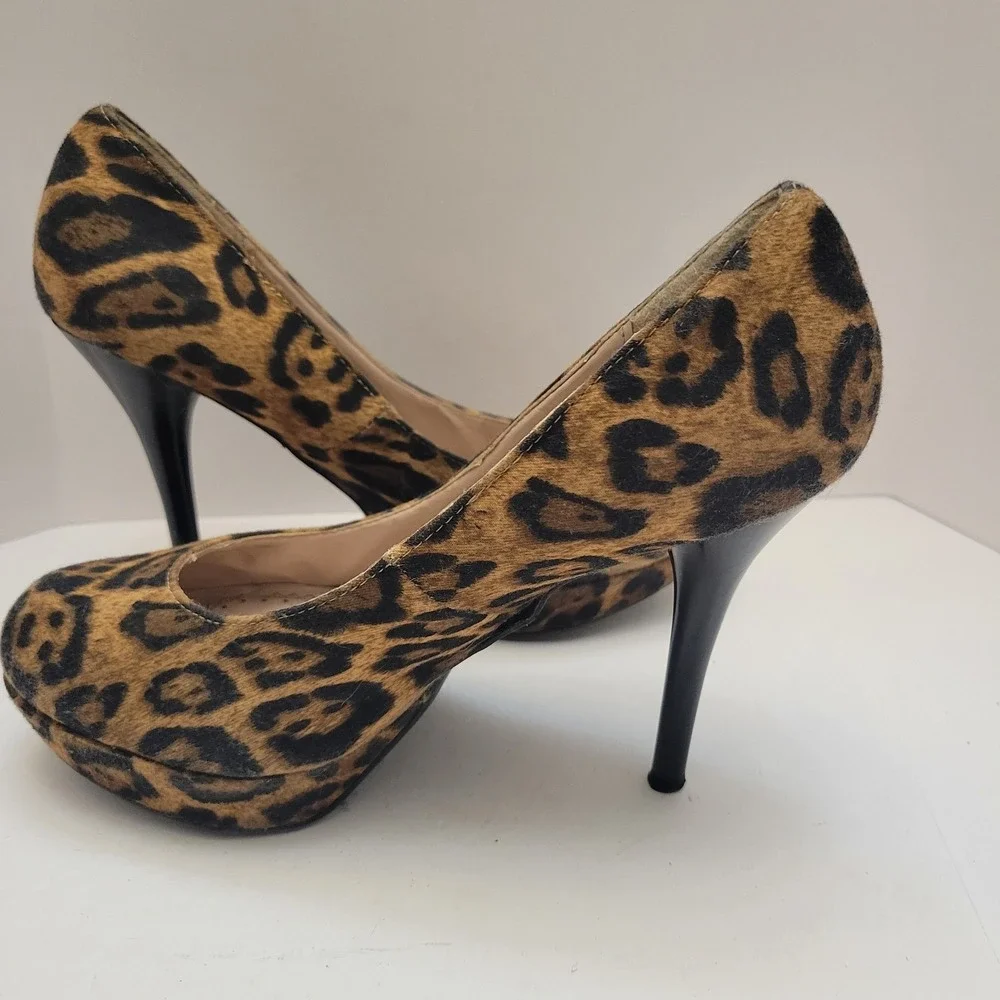Olsenboye Platform High Heels Women's Sz 8M Leopard Animal‎ Print Mob Wife Shoes